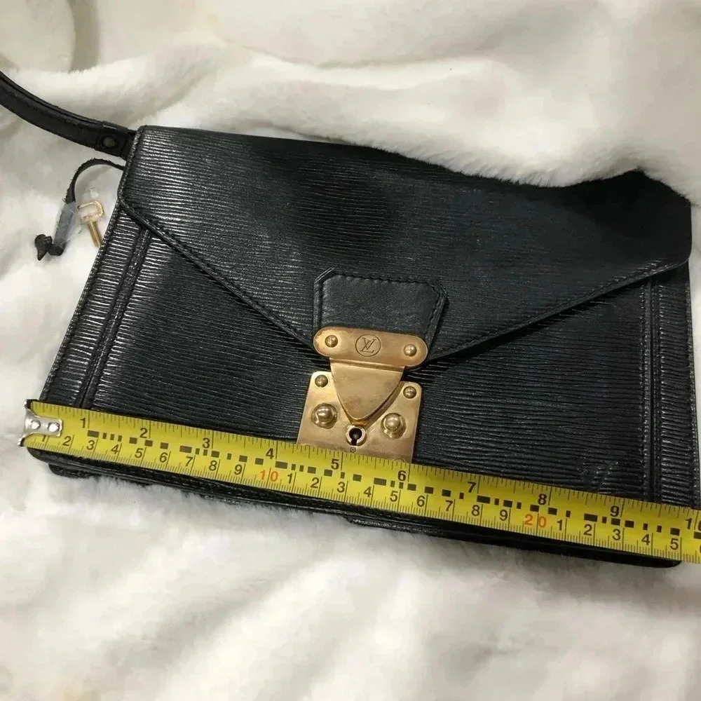 Louis Vuitton Epi Envelope Bag with working key - Picture 14 of 14